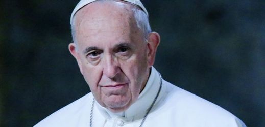 Papež František schválil vytvoření nového vatikánského soudu, aby chránil děti před zneužíváním kněžími.