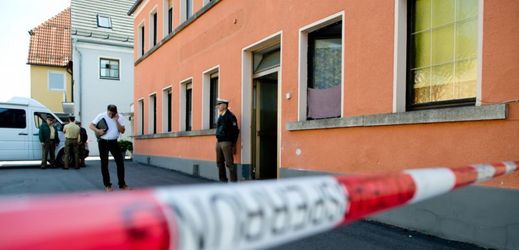 Zásah policie v severním Německu kvůli žhářskému útoku na azylový dům.