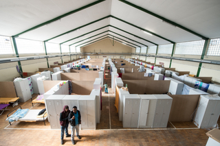 Uprchlické přijímací centrum v Řezně.