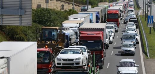 V Německu je od října zpoplatněna silniční síť i pro nákladní vozy od 7,5 t (ilustrační foto). 