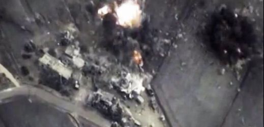 Terče svých útoků dokládá Rusko na satelitních fotografiích.