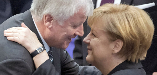 Bavorský premiér Horst Seehofer a kancléřka Angela Merkelová.