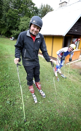 S elitním instruktorem. Jan Němec je čtrnáctinásobný mistr světa v travním lyžování.