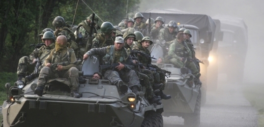 Ruští vojáci u obce Khurcha v gruzínské provincii Abcházie. Rok 2008. 