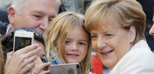 Angela Merkelová by mohla Nobelovu cenu za mír získat díky svému úsilí řešit uprchlickou krizi.