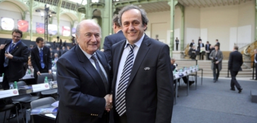 Sepp Bletter a Michel Platini.