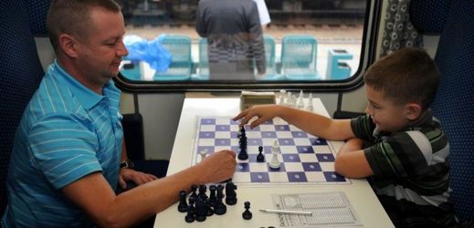 Na pouť po střední Evropě se 9. října vydal vlak plný šachistů.