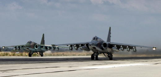 Ruské bitevní letouny SU-25, které se účastní bombardování radikálů z Islámského státu v Sýrii.