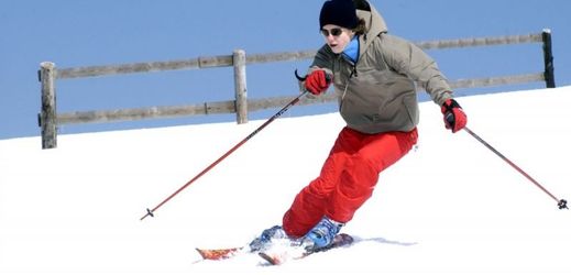 Lyžování patří mezi nejpopulárnější zimní sporty (ilustrační foto).