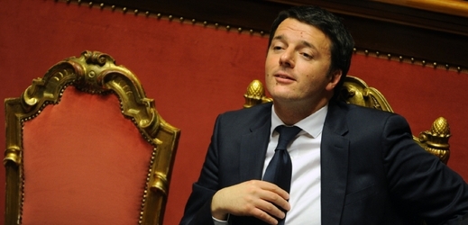 Italskému premiérovi Renzimu se zatím jeho reformní úsilí daří.