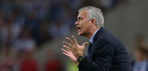 Trenér fotbalistů Chelsea José Mourinho se ohradil proti trestu, který od anglické asociace dostal za kritiku rozhodčích.