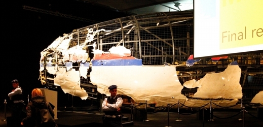 Letadlo MH17 po zasažení ruskou raketou Buk.