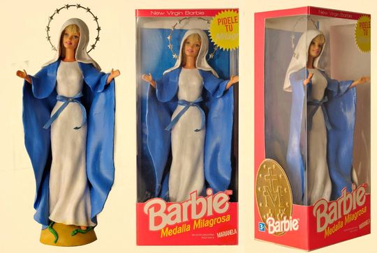 Barbie jako Medalla Milagrosa.