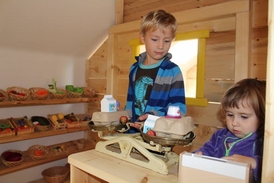 Pradědovo muzeum je otevřeno celoročně. Součástí expozic jsou i interaktivní dřevěné domečky.