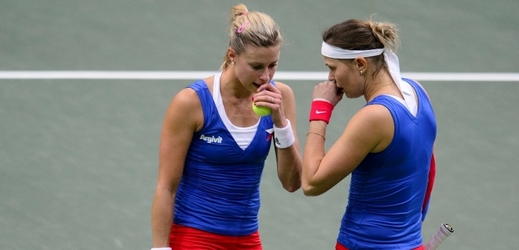 Deblistky Andrea Hlaváčková a Lucie Hradecká si podruhé v kariéře zahrají Turnaj mistryň. 