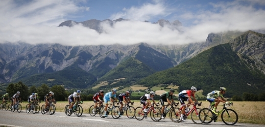 Program 103. ročníku slavné Tour de France v příštím roce zahrnuje dvě individuální časovky a svým profilem bude nahrávat hlavně vrchařům. 
