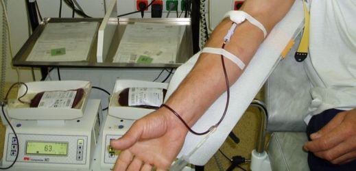 Soudce v Americe doporučil obžalovaným, aby sehnali peníze na pokuty darováním vlastní krve.