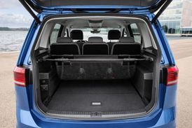 Rodinný vůz musí mít velký zavazadlový prostor. A to VW Touran má.