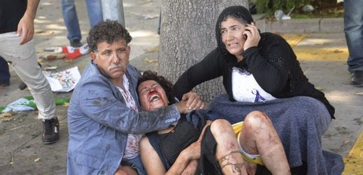 V centru Ankary při atentátu 10. října zahynulo 102 lidí.