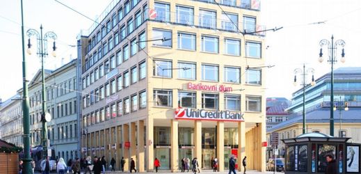 Bankovní dům UniCredit Bank na náměstí Republiky v Praze.
