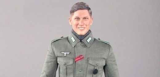 Figurka nacistického vojáka, kvůli níž Bastian Schweinsteger podává žalobu. 