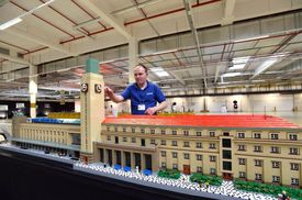 Otevření třetí výrobní haly Lego Group v Kladně poskytlo 600 nových pracovních míst.