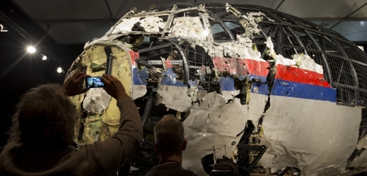 Rekonstrukce havarovaného letounu MH17.