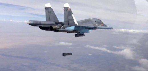 Ruská stíhačka. Na snímku bombardování Sýrie.
