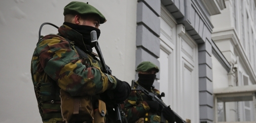 Belgičtí armádní výsadkáři v ohrožení (ilustrační foto).