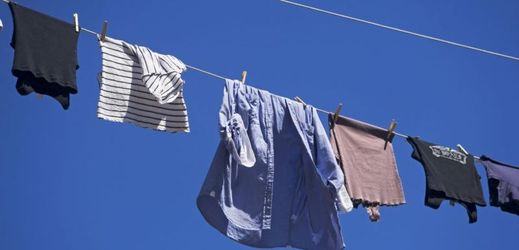 Sušení prádla na šňůře nevidí Američané rádi (ilustrační foto). 