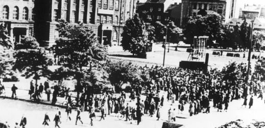 Protesty v Plzni (archivní snímek z roku 1953).