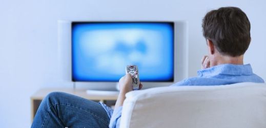 Diváci budou moci během sledování TV využít různé internetové doplňky (ilustrační foto).