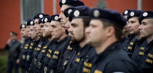 ČR vyšle do Slovinska 20 policistů na pomoc s hlídáním schengenských hranic.