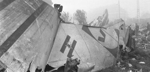 Havárie jugoslávského dopravního letadla typu DC-9 na lince Tivat-Praha v blízkosti letiště Praha-Ruzyně (Suchdol).