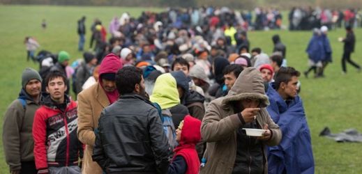 Migranti na rakousko-německé hranici.