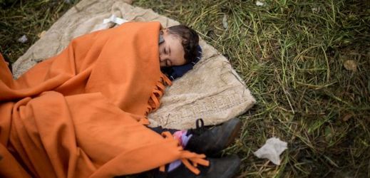 Noc syrského chlapce a jeho matky u hranic v Rakousku.
