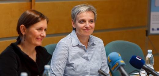 zleva Klára Laurenčíková, poradkyně ministryně práce a sociálních věcí  a Hana Jurajdová, ambasadorka kampaně Právo na dětství