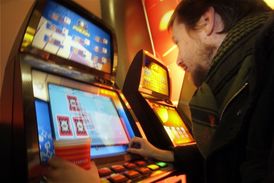 V boji proti hazardu a závislosti na hracích automatech je třeba eliminovat veškeré lidské charakteristiky, které jsou hracím strojům přisuzovány.