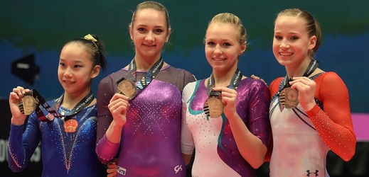 O zlatou medaily se podělily čtyři gymnastky.