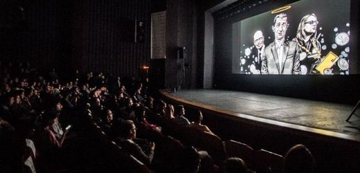 Cenu diváků si z letošního Mezinárodního festivalu dokumentárních filmů v Jihlavě odnesl režisér Vít Klusák za snímek Matrix AB o Andreji Babišovi. 
