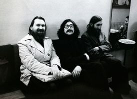 Egon Bondy, I. M. Jirous, Vratislav Brabenec a Blanka Dobešná na snímku z roku 1975.