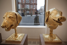Díla čínského umělce Aj Wej-weje, s názvem Kruh zvířat (Zodiac Heads).