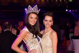 V porotě zasedne například i vítězka soutěže Česká Miss 2015 Nikol Švantnerová (vlevo).