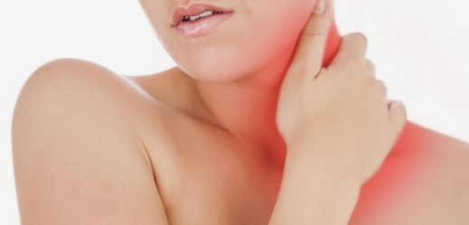 Příznakem nemoci je zvětšení uzlin, například na přední straně krku.