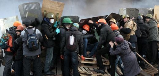 Momentka z demonstrace na Majdanu.