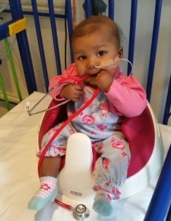 Malá Layla se narodila jako úplně zdravé dítě, komplikace nastaly až o tři měsíce později, kdy kvůli zrychlenému srdečnímu tepu bez ustání plakala.