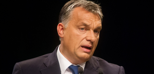 Vrcholný politik i fotbalový trenér. Viktor Orbán je muž mnoha tváří.