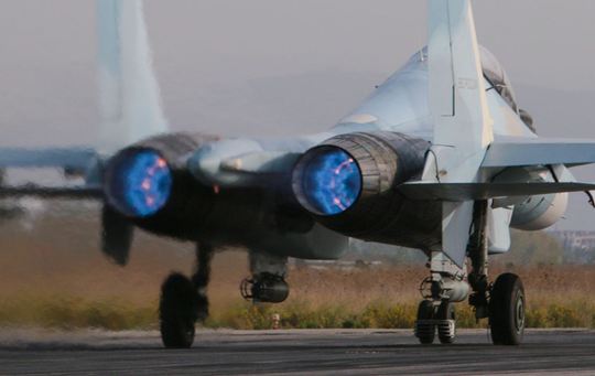 Ruský letoun startuje k bombardování Sýrie.