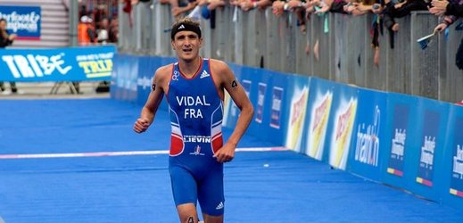 Francouzský triatlonista a pátý muž olympijského závodu v Londýně Laurent Vidal v 31 letech zemřel.
