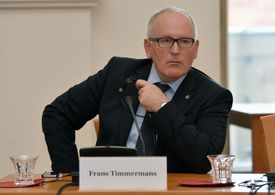 První místopředseda Evropské komise Frans Timmermans na tiskové konferenci v Praze.